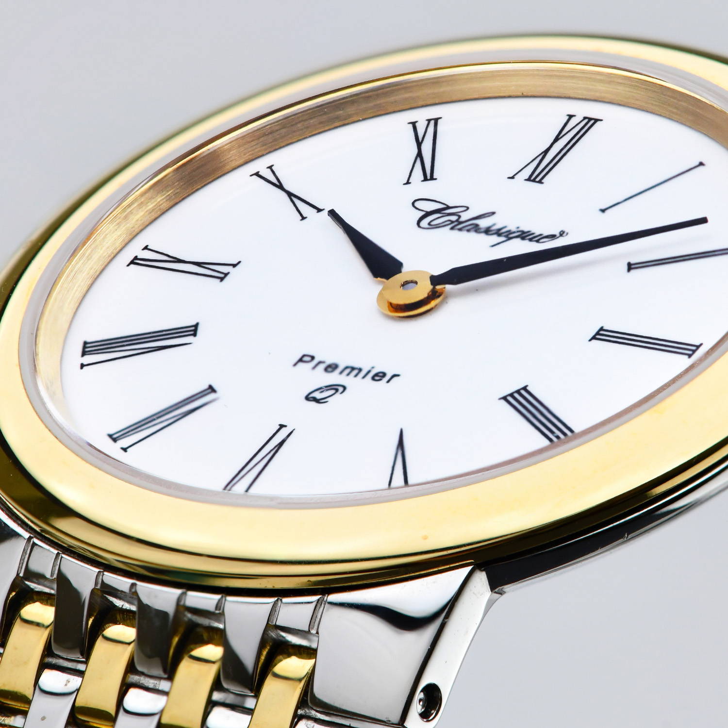 Water resistant 3 atm 30 meters top